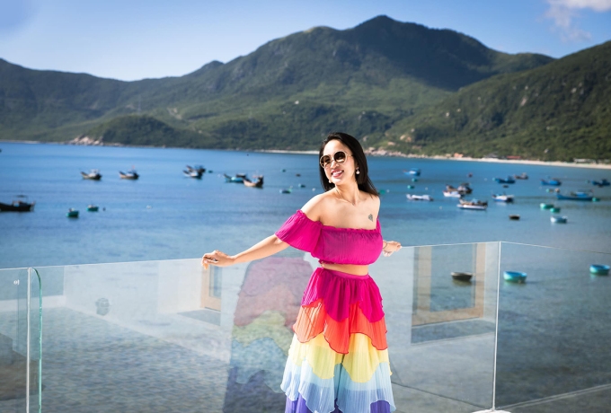 Sao Việt hôm nay 2/9: Kim Hiền thuê họa sĩ vẽ lại chân dung mẹ