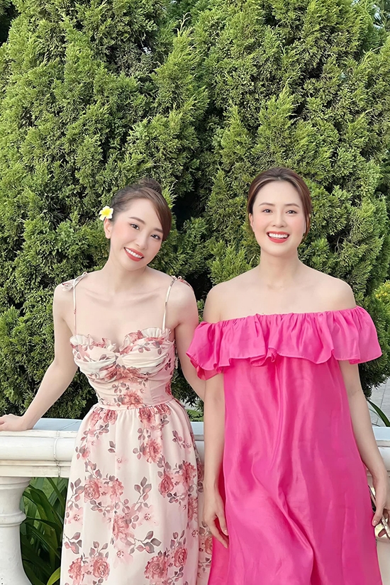 Sao Việt hôm nay 2/9: Kim Hiền thuê họa sĩ vẽ lại chân dung mẹ