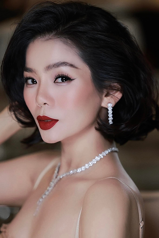 Sao Việt hôm nay 4/9: Ngọc Châu tiếp tục được chuyên trang sắc đẹp ưu ái Sao Việt hôm nay 4/9: Ngọc Châu tiếp tục được chuyên trang sắc đẹp ưu ái