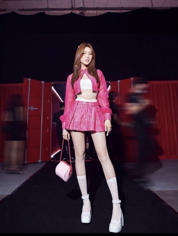 Sao Việt hôm nay 12/9: Đông Nhi tranh thủ chăm sóc con gái trước giờ biểu diễn Sao Việt hôm nay 12/9: Đông Nhi tranh thủ chăm sóc con gái trước giờ biểu diễn