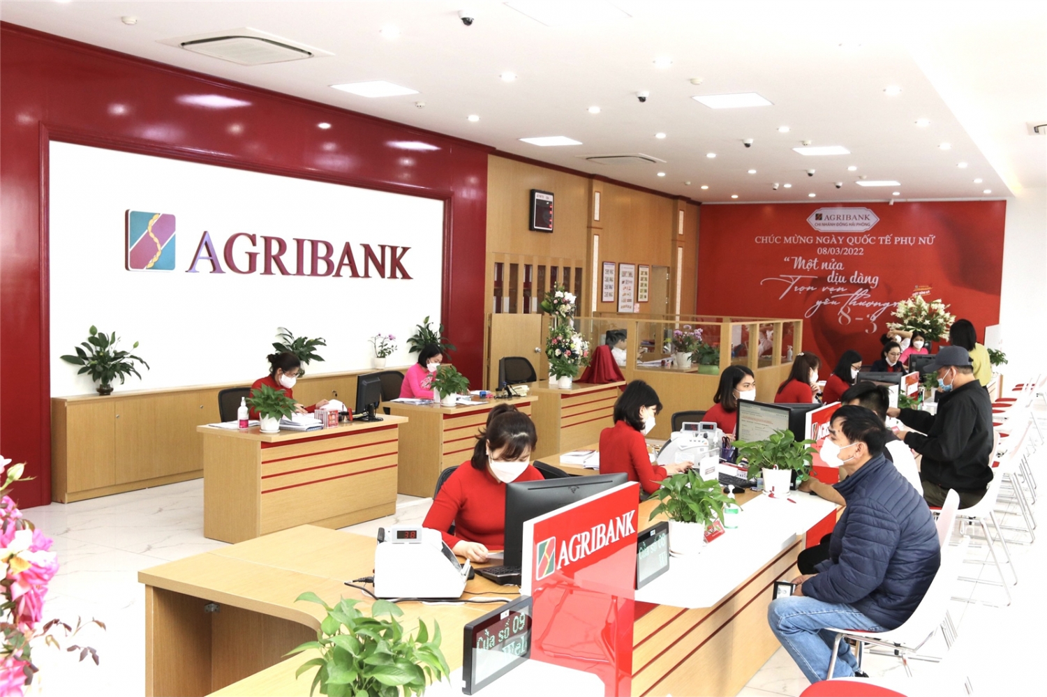 Tin ngân hàng ngày 14/9: Agribank bán 4 lô đất tại TP HCM với giá khởi điểm gần 100 tỉ đồng Tin ngân hàng ngày 14/9: Agribank bán 4 lô đất tại TP HCM với giá khởi điểm gần 100 tỉ đồng