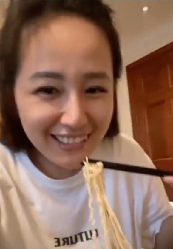 Sao Việt hôm nay 14/9: Lưu Hương Giang để lộ nghi vấn rạn nứt hôn nhân? Sao Việt hôm nay 14/9: Lưu Hương Giang để lộ nghi vấn rạn nứt hôn nhân?