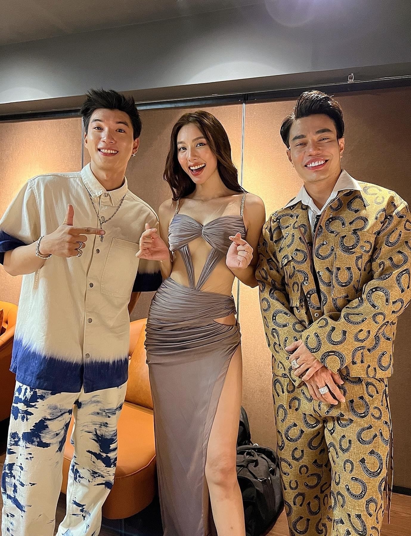 Sao Việt hôm nay 25/9: Thùy Tiên hội ngộ HIEUTHUHAI và Lê Dương Bảo Lâm hậu "2 Ngày 1 Đêm" Sao Việt hôm nay 25/9: Thùy Tiên hội ngộ HIEUTHUHAI và Lê Dương Bảo Lâm hậu "2 Ngày 1 Đêm"