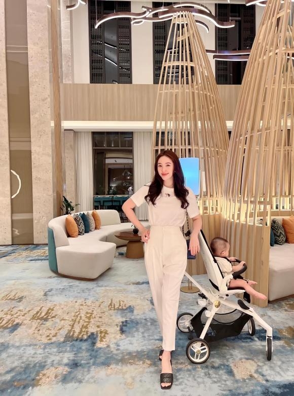 Sao Việt hôm nay 28/9: Khắc Việt ủng hộ miền Trung 500 triệu đồng Sao Việt hôm nay 28/9: Khắc Việt ủng hộ miền Trung 500 triệu đồng