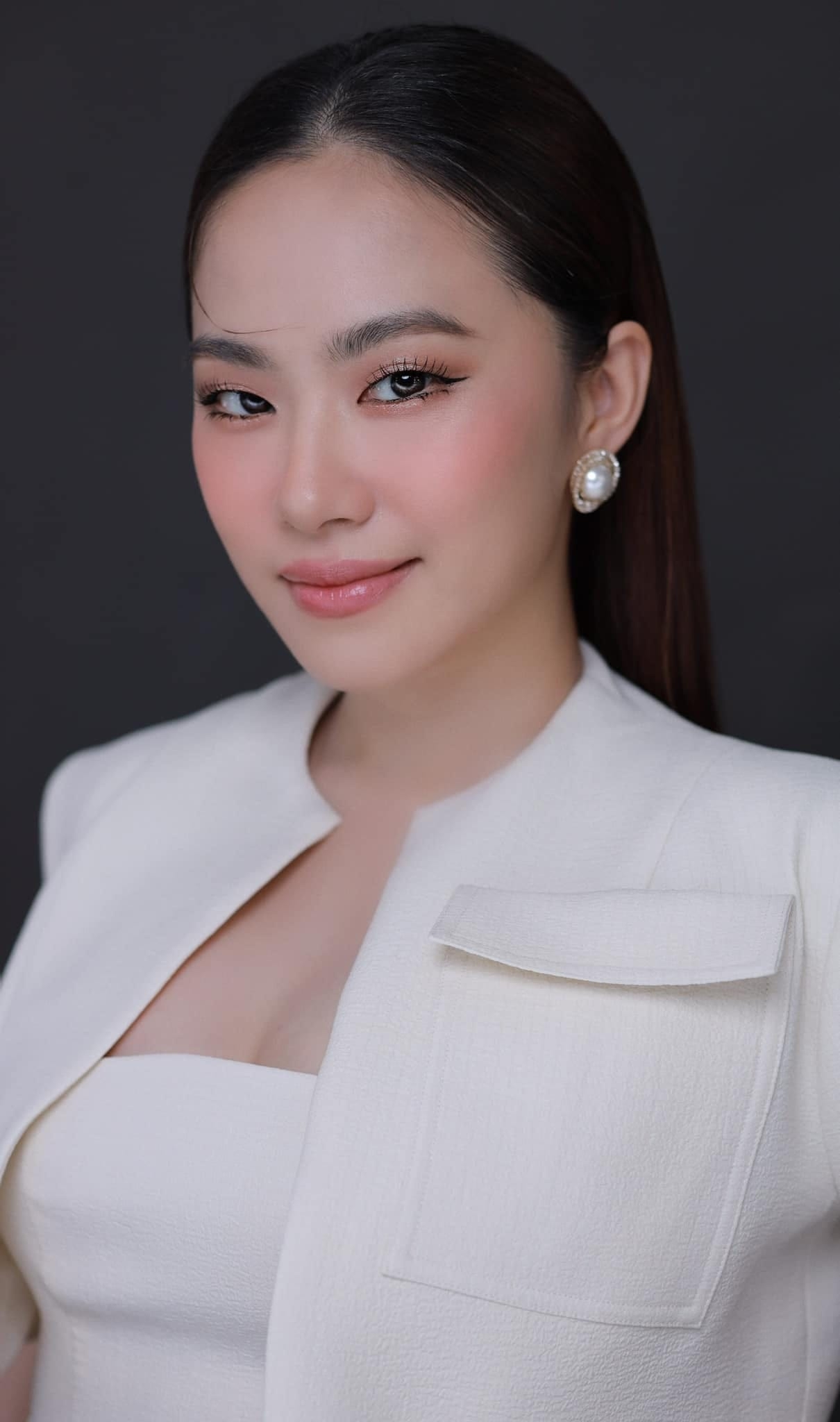 Sao Việt hôm nay 29/9: Vợ NS Công Lý cố tích đức vì sợ báo ứng Sao Việt hôm nay 29/9: Vợ NS Công Lý cố tích đức vì sợ báo ứng