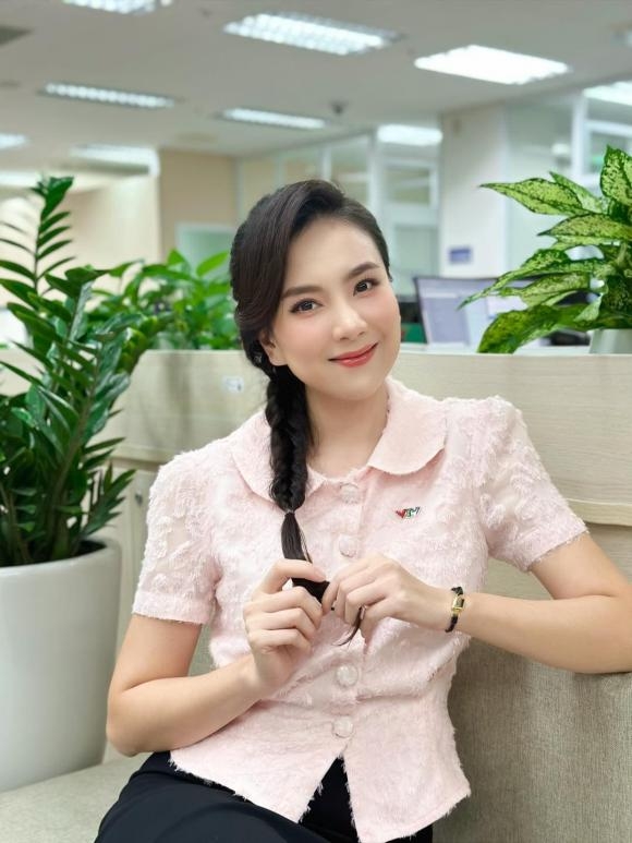 Sao Việt hôm nay 30/9: Vợ Lê Dương Bảo Lâm bán nước mía 5K nhưng dám mua "xế hộp" Sao Việt hôm nay 30/9: Vợ Lê Dương Bảo Lâm bán nước mía 5K nhưng dám mua "xế hộp"