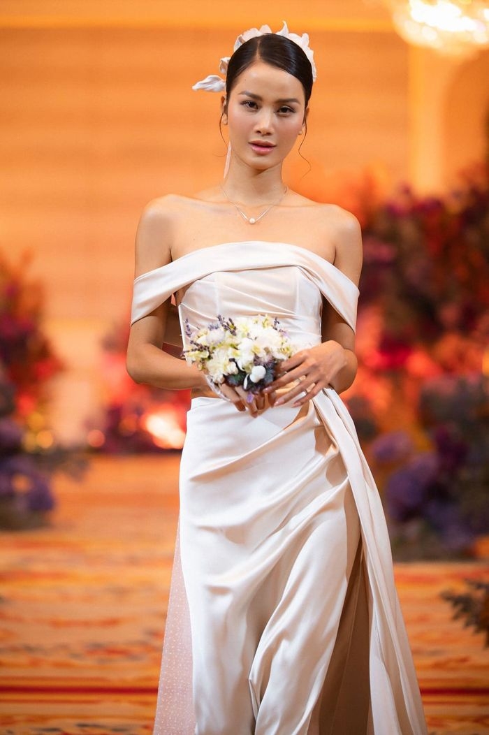 Sao Việt hôm nay 1/10: Hà Hồ suýt gặp nạn vì con trai quấy phá buổi chụp hình Sao Việt hôm nay 1/10: Hà Hồ suýt gặp nạn vì con trai quấy phá buổi chụp hình