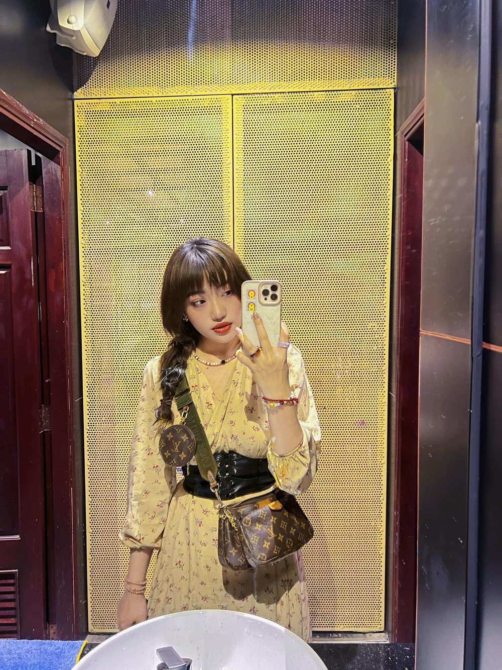 Sao Việt hôm nay 8/10: Phương Oanh bất ngờ khóa Facebook, xóa hết ảnh giữa “tâm bão” tình ái Sao Việt hôm nay 8/10: Phương Oanh bất ngờ khóa Facebook, xóa hết ảnh giữa “tâm bão” tình ái