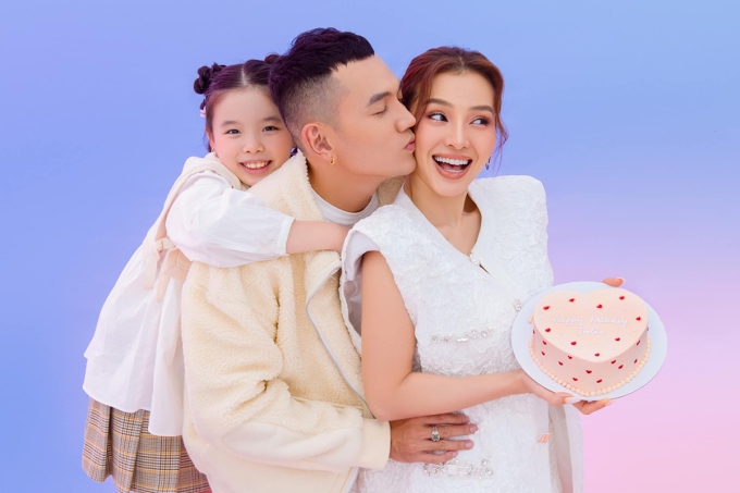 Sao Việt hôm nay 8/10: Phương Oanh bất ngờ khóa Facebook, xóa hết ảnh giữa “tâm bão” tình ái Sao Việt hôm nay 8/10: Phương Oanh bất ngờ khóa Facebook, xóa hết ảnh giữa “tâm bão” tình ái