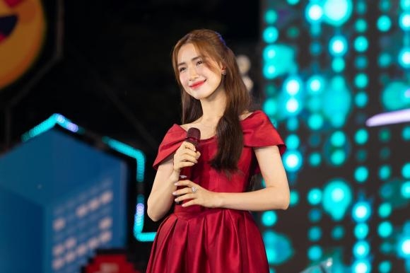 Sao Việt hôm nay 11/10: Diệu Nhi vẫn "mãi yêu chị hai" dù Đông Nhi không đến dự đám cưới Sao Việt hôm nay 11/10: Diệu Nhi vẫn "mãi yêu chị hai" dù Đông Nhi không đến dự đám cưới