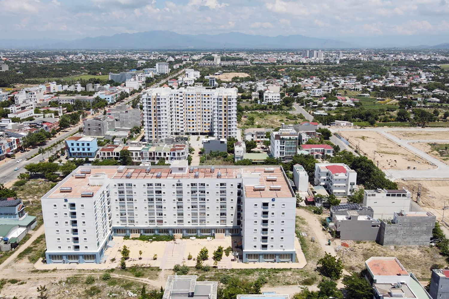 Tin bất động sản ngày 19/10: Khánh Hòa phê duyệt 182 dự án nhà ở thương mại năm 2022