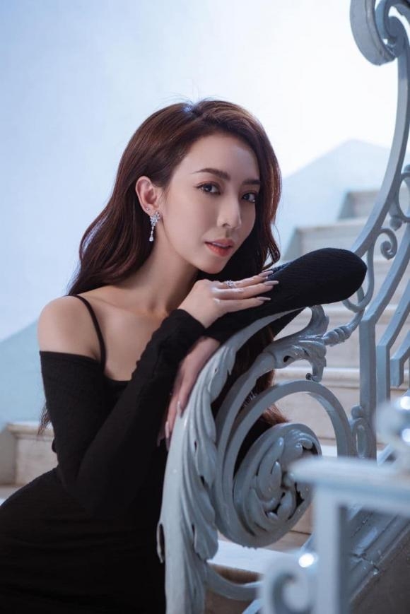 Sao Việt hôm nay 24/10: Chia sẻ đầu tiên của thiếu gia Đỗ Vinh Quang sau đám cưới Sao Việt hôm nay 24/10: Chia sẻ đầu tiên của thiếu gia Đỗ Vinh Quang sau đám cưới