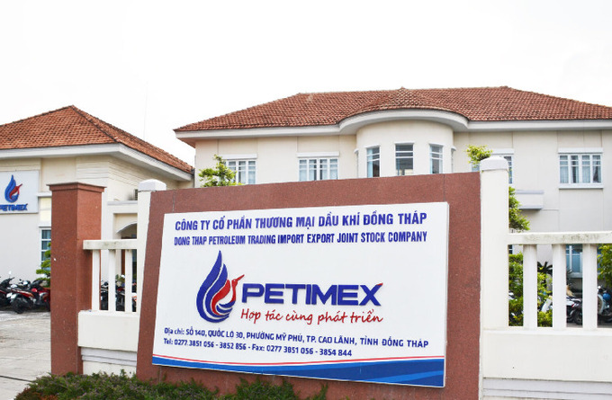 Bộ Công Thương rút giấy phép 5 đầu mối xăng dầu: Tổng cục Hải quan muốn làm rõ