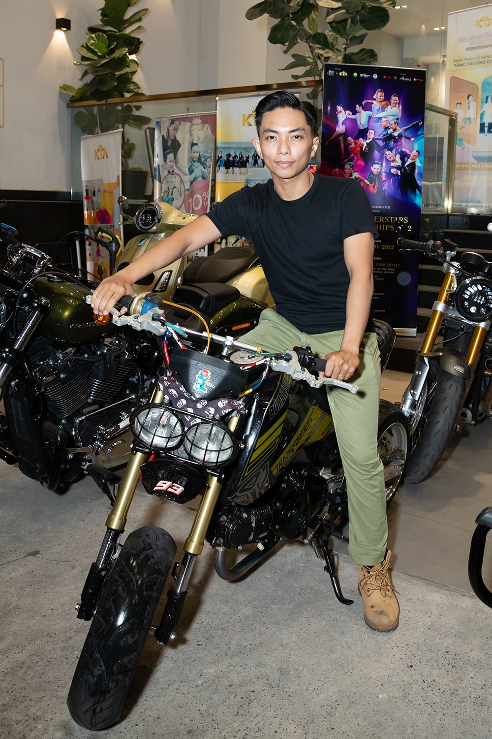 Sao Việt hôm nay 5/11: Minh Hằng khoe penthouse view biển