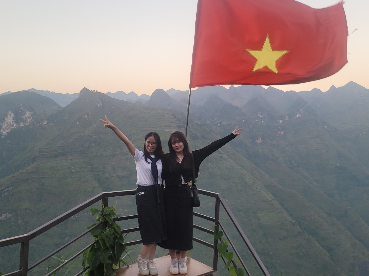 Về Hà Giang - Mảnh đất "cỏ chen đá, đá chen hoa"