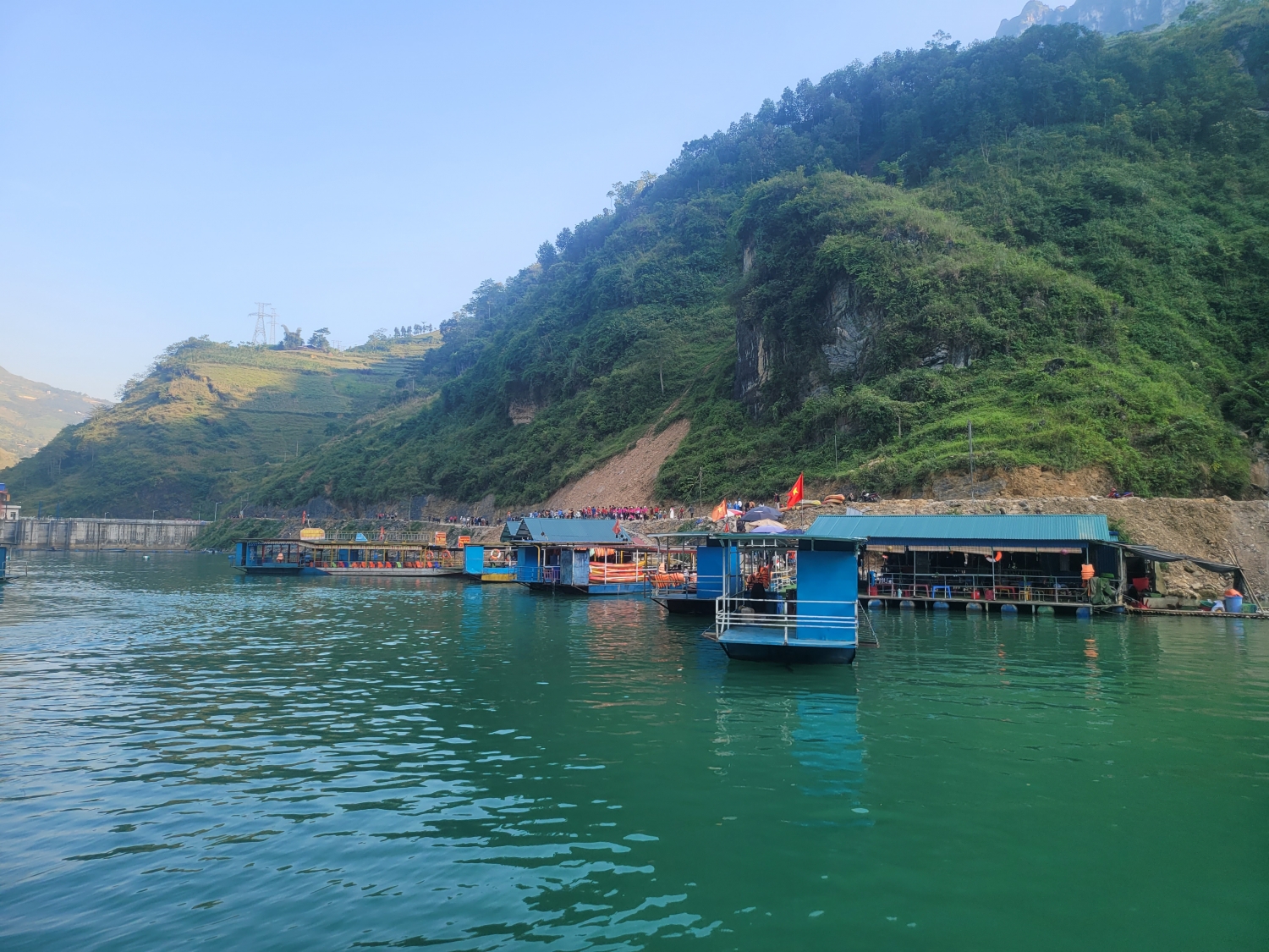 Về Hà Giang - Mảnh đất "cỏ chen đá, đá chen hoa"