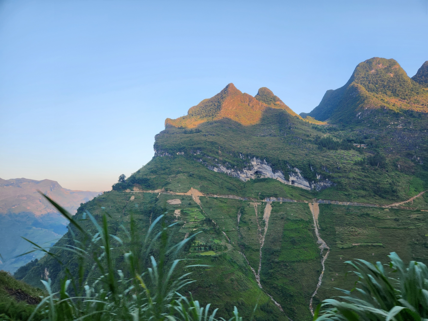 Về Hà Giang - Mảnh đất "cỏ chen đá, đá chen hoa"