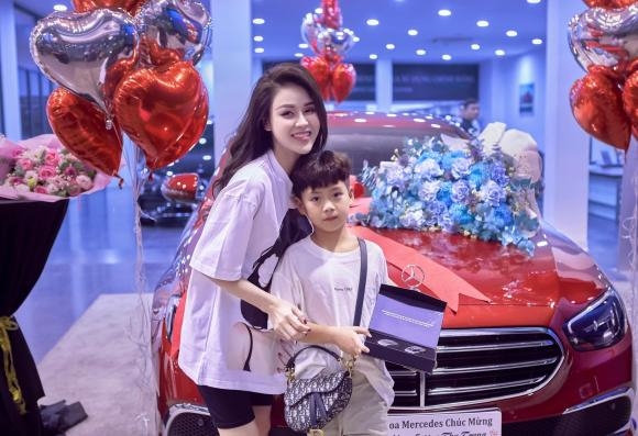 Sao Việt hôm nay 7/11: Trấn Thành dùng nick riêng khen vợ trên mạng xã hội