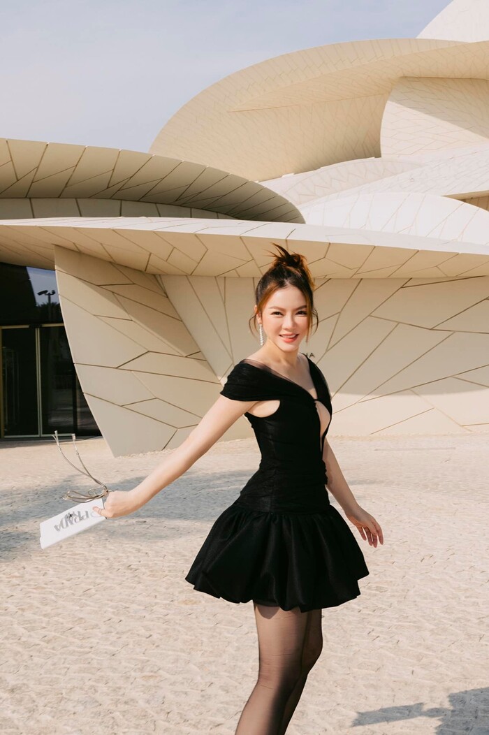 Sau chuyến công tác tại Qatar, Lý Nhã Kỳ bất ngờ nói lời xin lỗi, lý do khiến dân tình 'ngã ngửa'