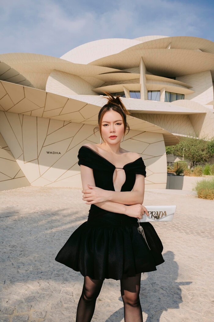 Sau chuyến công tác tại Qatar, Lý Nhã Kỳ bất ngờ nói lời xin lỗi, lý do khiến dân tình 'ngã ngửa'