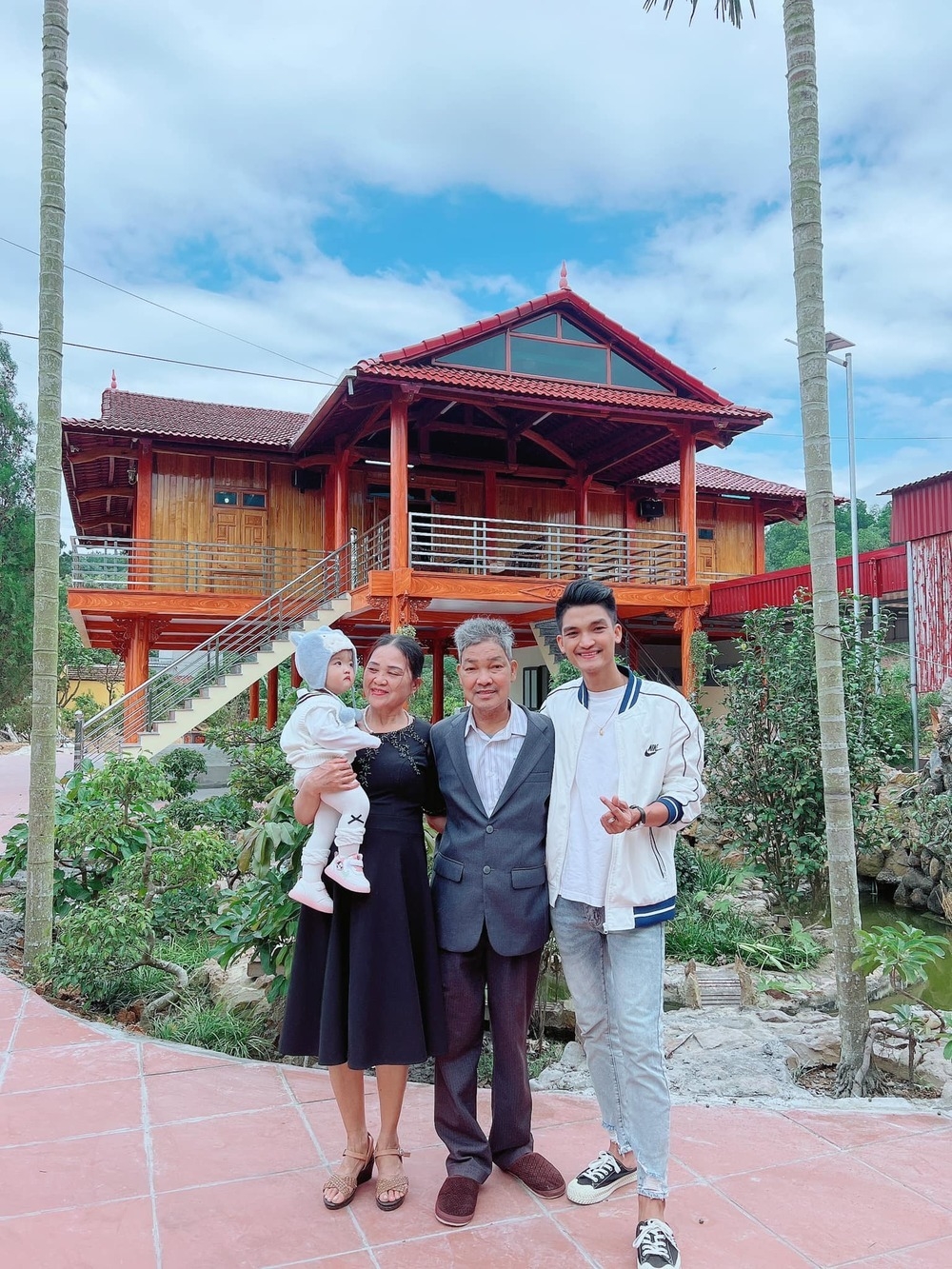 Sao Việt hôm nay 11/11: Phương Oanh bị nghi có "tin vui" với Shark Bình Sao Việt hôm nay 11/11: Phương Oanh bị nghi có "tin vui" với Shark Bình