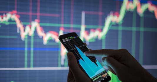 Hai nữ cổ đông bị phạt vì giao dịch cổ phiếu chui