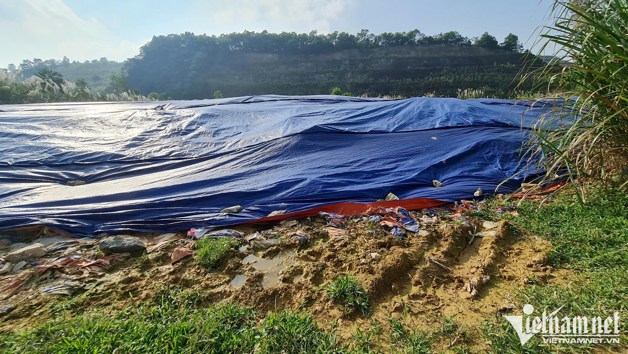 Hòa Bình gấp rút xây đường, phủ bạt vạn tấn rác bủa vây thành phố Hòa Bình gấp rút xây đường, phủ bạt vạn tấn rác bủa vây thành phố