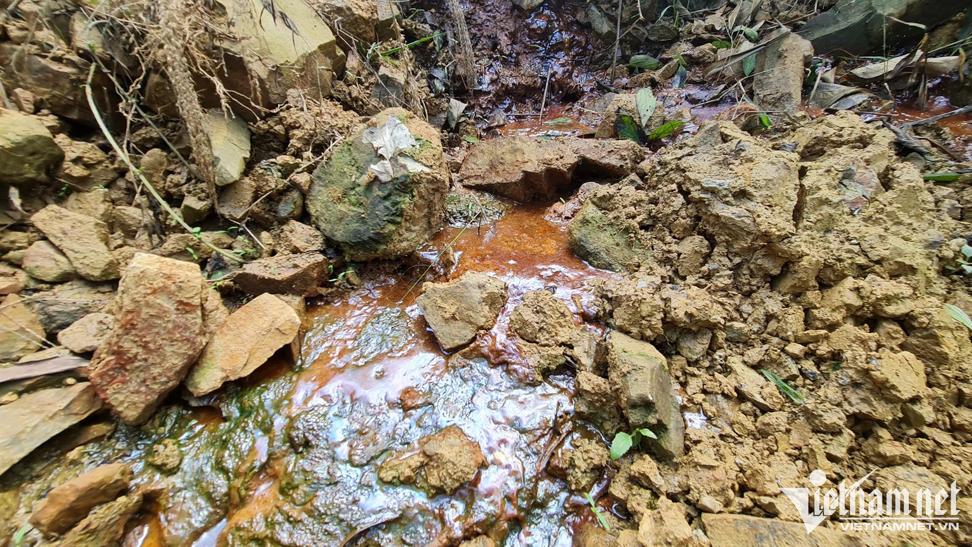 Hòa Bình gấp rút xây đường, phủ bạt vạn tấn rác bủa vây thành phố Hòa Bình gấp rút xây đường, phủ bạt vạn tấn rác bủa vây thành phố