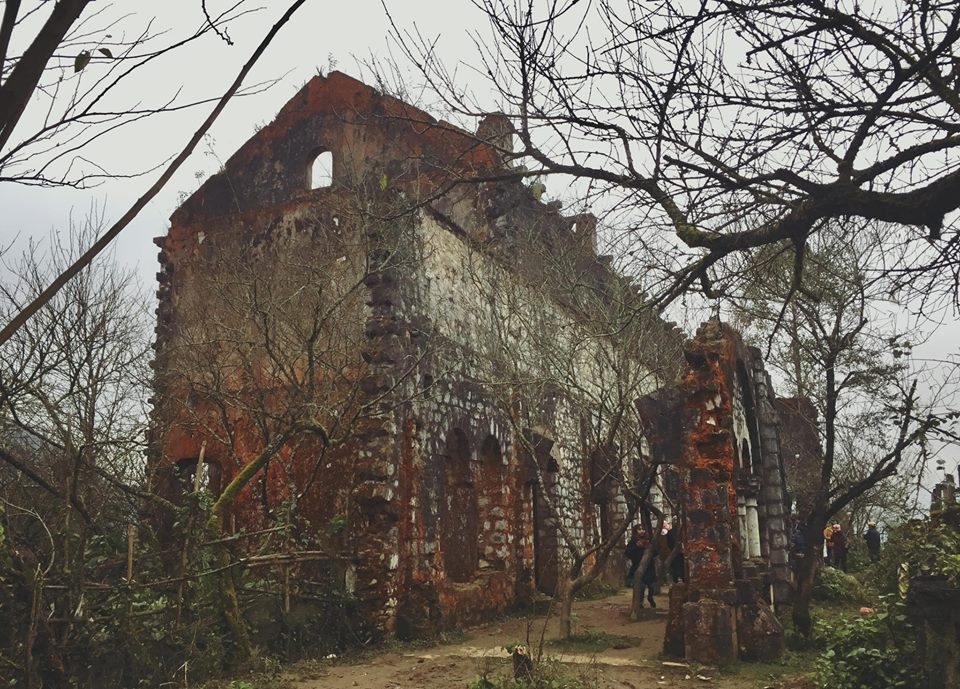 Khám phá tu viện cổ Tả Phìn với vẻ đẹp ma mị đầy huyền bí Khám phá tu viện cổ Tả Phìn với vẻ đẹp ma mị đầy huyền bí