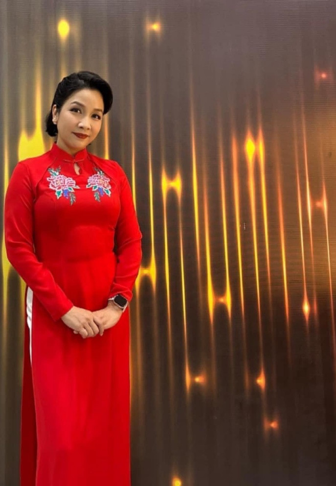 Phan Hiển mua xe 5 tỷ sau lễ cưới với Khánh Thi, NSND Trung Anh hạnh phúc bên bà xã Phan Hiển mua xe 5 tỷ sau lễ cưới với Khánh Thi, NSND Trung Anh hạnh phúc bên bà xã