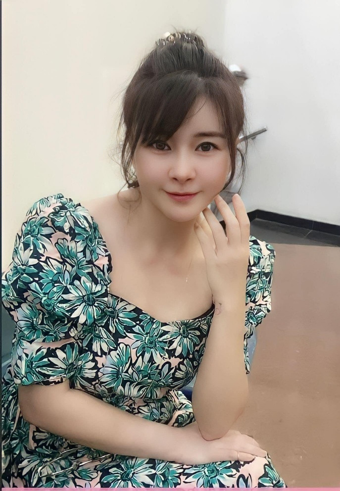 Phan Hiển mua xe 5 tỷ sau lễ cưới với Khánh Thi, NSND Trung Anh hạnh phúc bên bà xã Phan Hiển mua xe 5 tỷ sau lễ cưới với Khánh Thi, NSND Trung Anh hạnh phúc bên bà xã