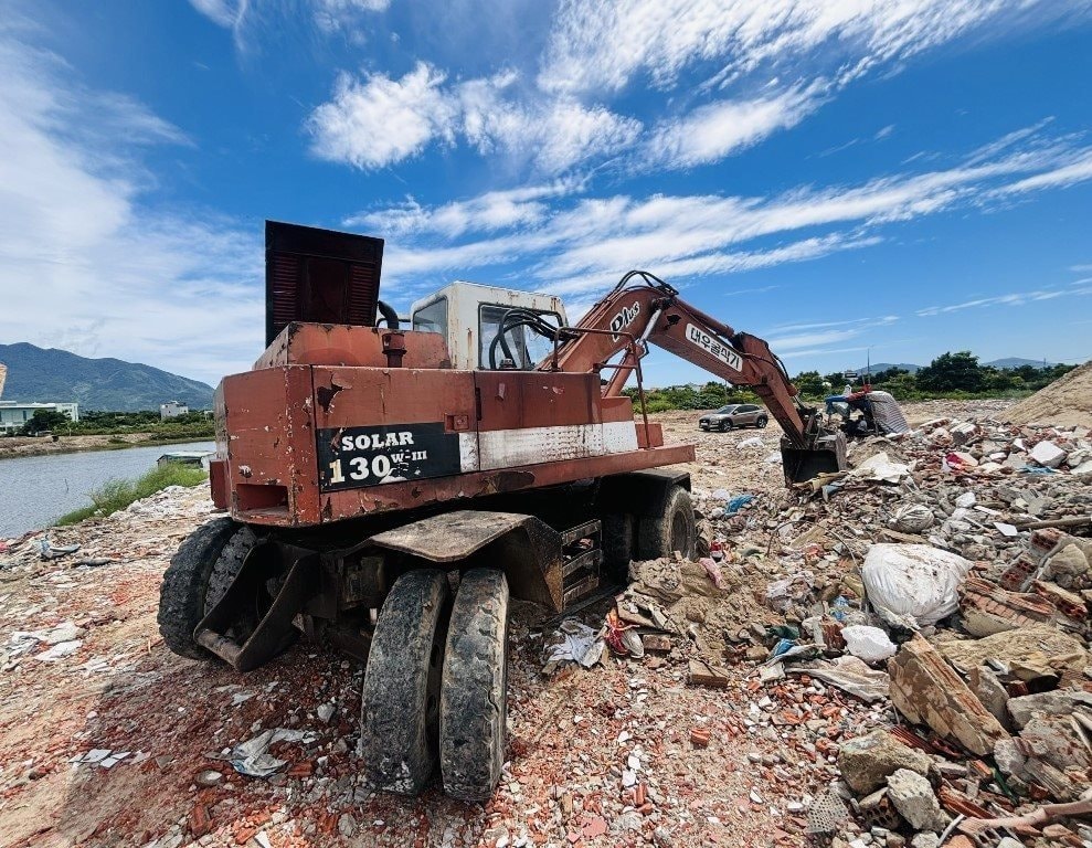 Đà Nẵng: Kiên quyết “dẹp” tình trạng đổ trộm, tập kết rác thải gây ô nhiễm Đà Nẵng: Kiên quyết “dẹp” tình trạng đổ trộm, tập kết rác thải gây ô nhiễm