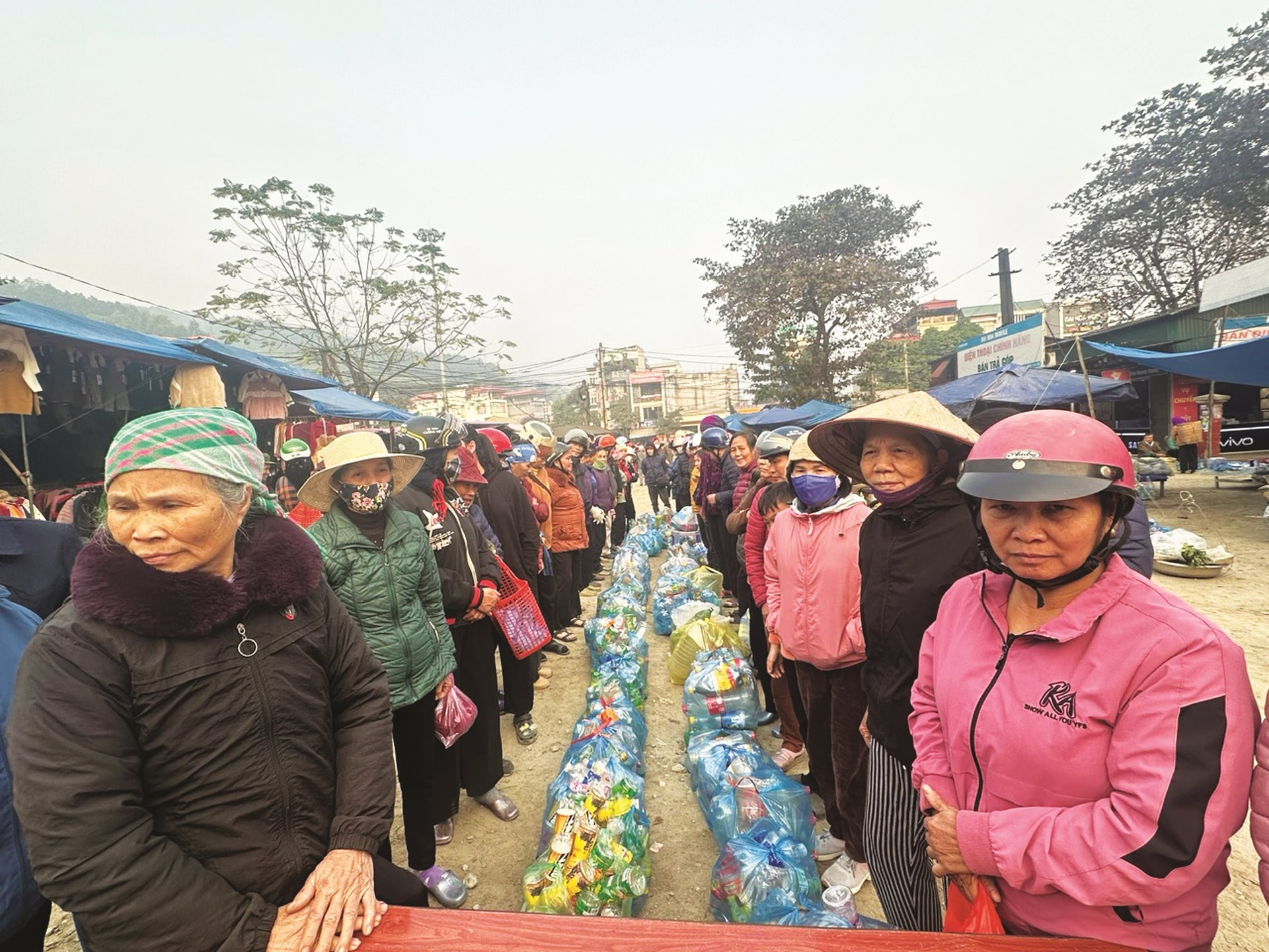 Quỹ Bảo vệ môi trường Lào Cai: Chung tay cùng cộng đồng đẩy lùi ô nhiễm trắng Quỹ Bảo vệ môi trường Lào Cai: Chung tay cùng cộng đồng đẩy lùi ô nhiễm trắng