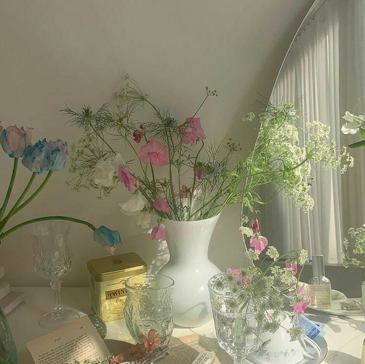 Tử vi 12 con giáp ngày 2/2/2024: Tuổi Tý dễ có thị phi, tuổi Thân công việc suôn sẻ