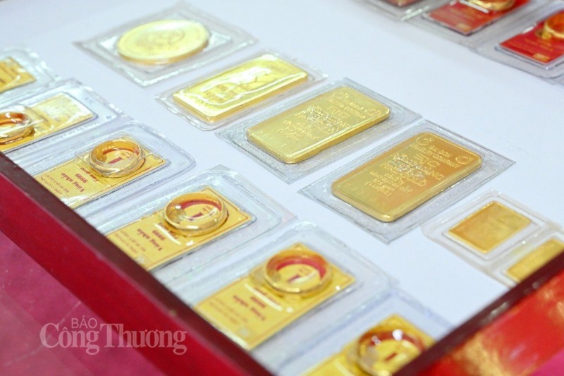 Giá vàng hôm nay 23/2/2024: Vàng trong nước bất ngờ tăng phi mã