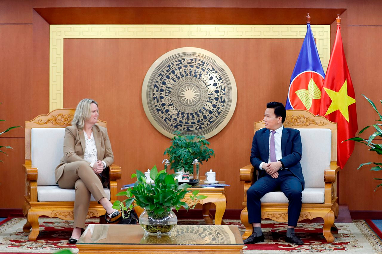 Bộ trưởng Đặng Quốc Khánh tiếp xã giao Thứ trưởng Bộ Ngoại giao Đan Mạch