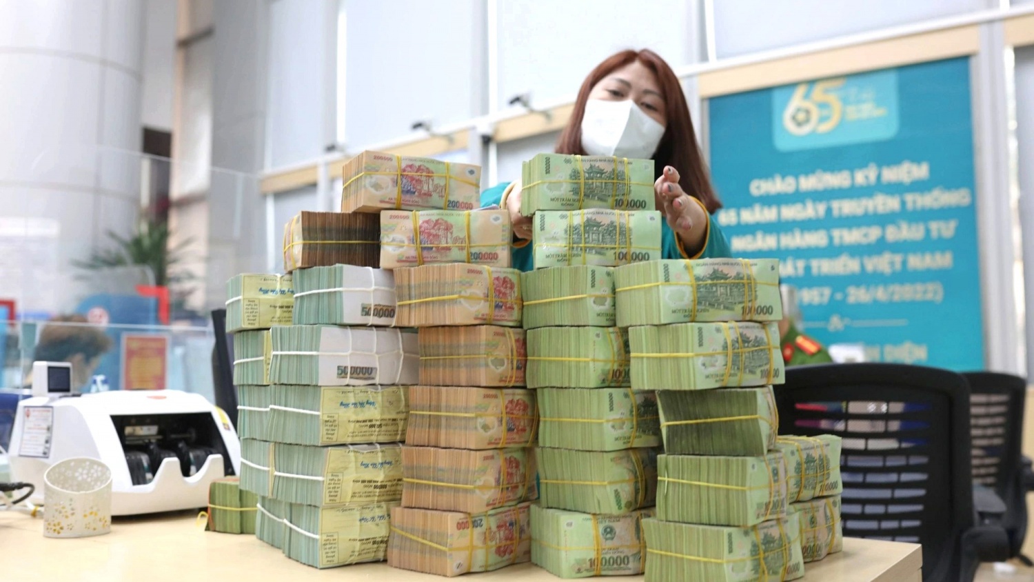 Điểm tin ngân hàng ngày 11/2: Thủ tướng họp với ngân hàng để thúc đẩy tăng trưởng và kiểm soát lạm phát Điểm tin ngân hàng ngày 11/2: Thủ tướng họp với ngân hàng để thúc đẩy tăng trưởng và kiểm soát lạm phát