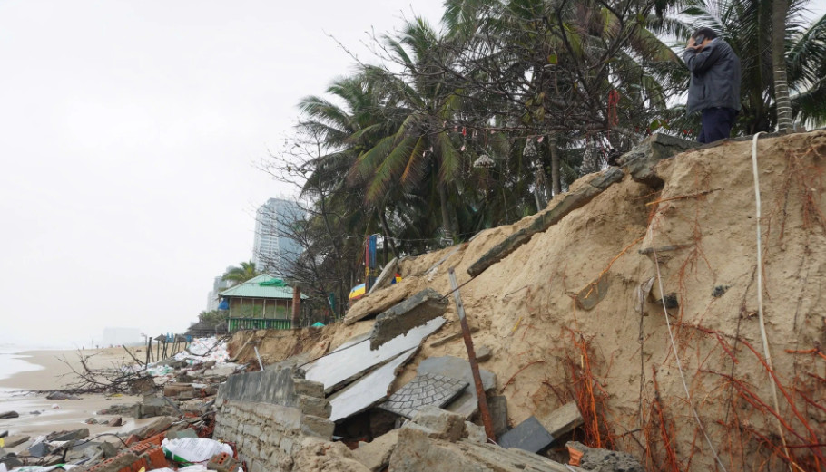 Đà Nẵng: Khẩn trương triển khai khắc phục sạt lở bờ biển Đà Nẵng: Khẩn trương triển khai khắc phục sạt lở bờ biển
