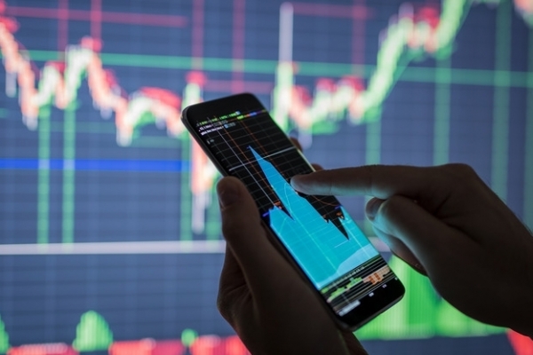 Thị trường chứng khoán ngày 9/2: Cổ phiếu Ngân hàng điều chỉnh, thị trường đi ngang