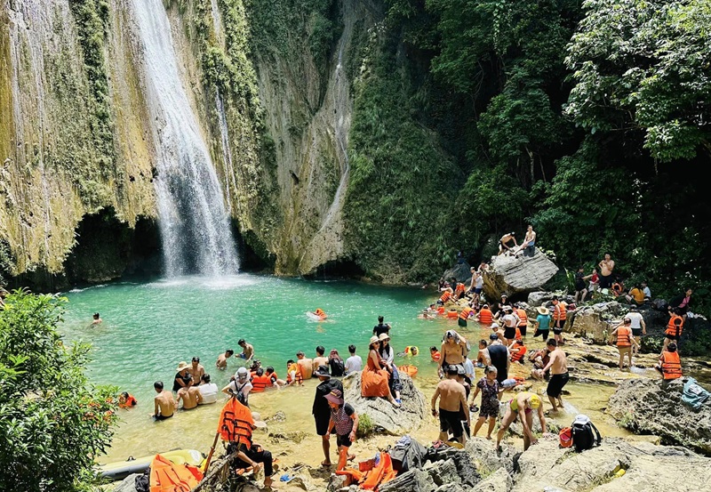 Tuyên Quang tăng cường bảo vệ môi trường trong hoạt động du lịch