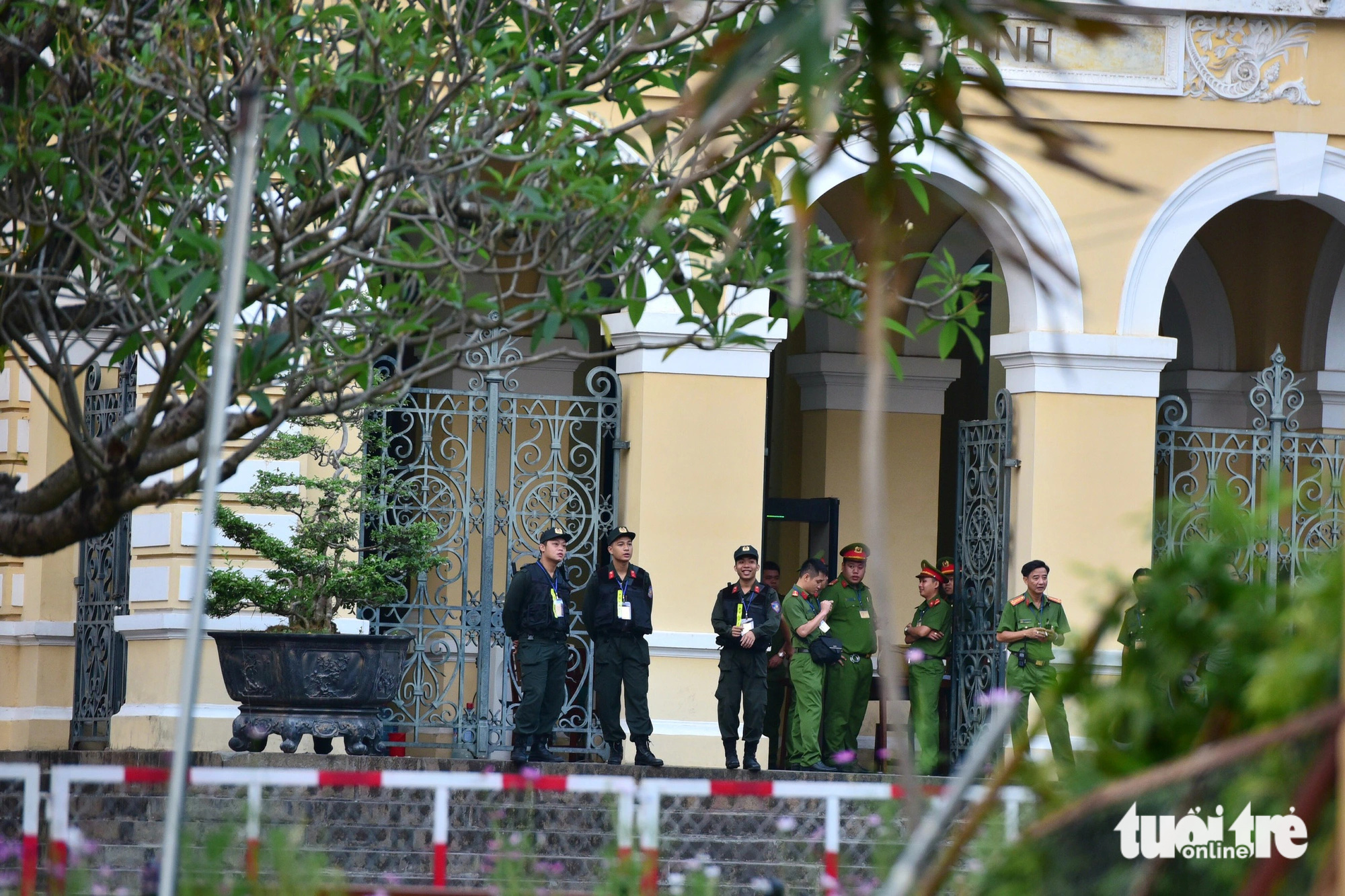 Bắt đầu xét xử vụ Vạn Thịnh Phát: Bị cáo Trương Mỹ Lan nói sức khỏe tốt, tinh thần ổn định Bắt đầu xét xử vụ Vạn Thịnh Phát: Bị cáo Trương Mỹ Lan nói sức khỏe tốt, tinh thần ổn định