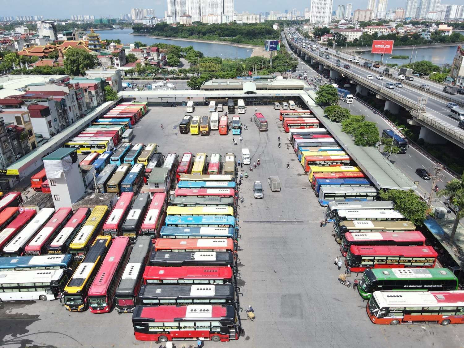 Tin bất động sản ngày 25/3: Hà Nội chấm dứt dự án bãi đỗ xe tải phía Nam