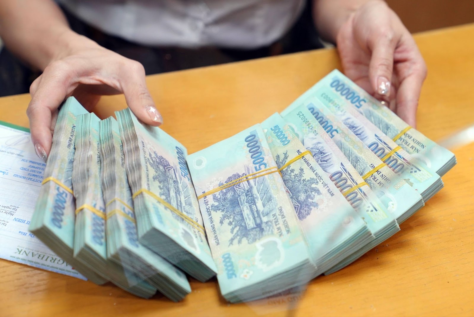 NHNN bắt đầu giảm hút tiền qua kênh tín phiếu