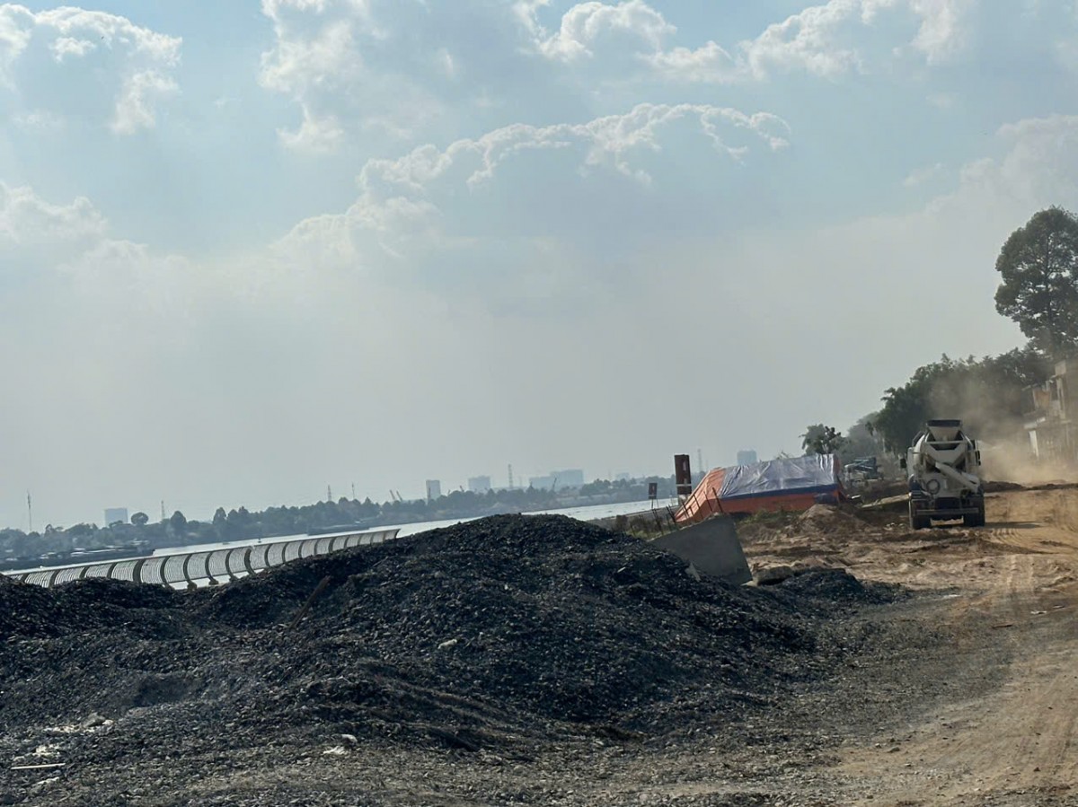 Dự án đường và kênh ven sông Đồng Nai chậm tiến độ sau nhiều năm thi công Dự án đường và kênh ven sông Đồng Nai chậm tiến độ sau nhiều năm thi công