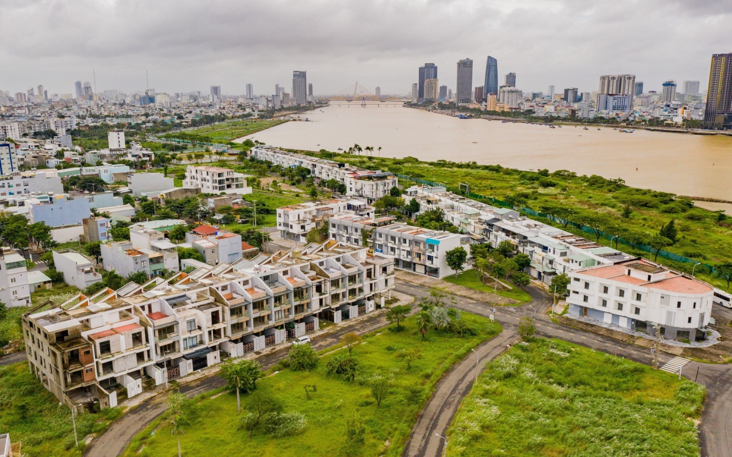 Điểm tin xây dựng - bất động sản ngày 26/3: Dự án Dragon City Park tại Đà Nẵng 10 năm chưa ra được sổ đỏ Điểm tin xây dựng - bất động sản ngày 26/3: Dự án Dragon City Park tại Đà Nẵng 10 năm chưa ra được sổ đỏ