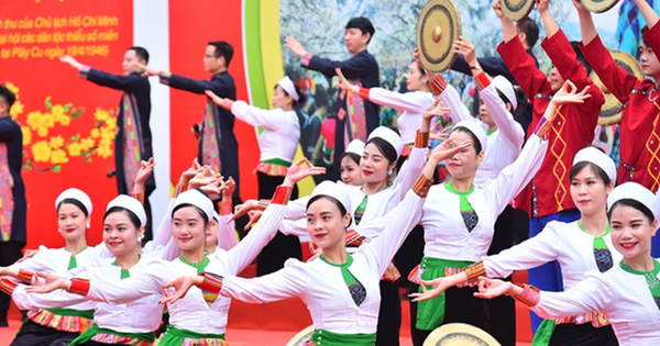 Tôn vinh vẻ đẹp phụ nữ các dân tộc và sắc xuân tại Làng Văn hóa - Du lịch các dân tộc Việt Nam