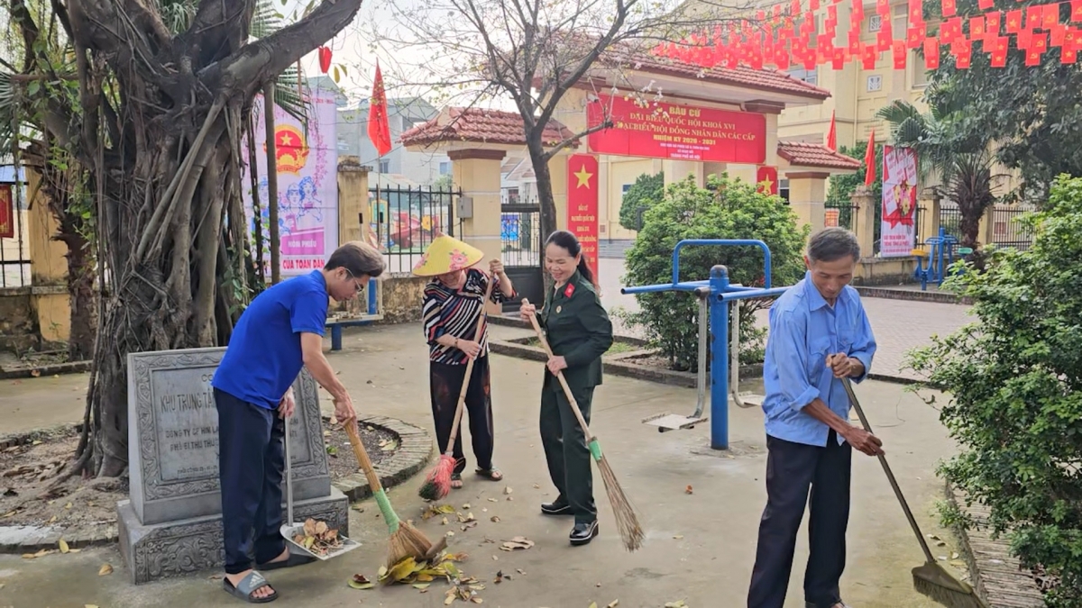Hà Nội: Tăng cường vệ sinh môi trường trong ngày bầu cử