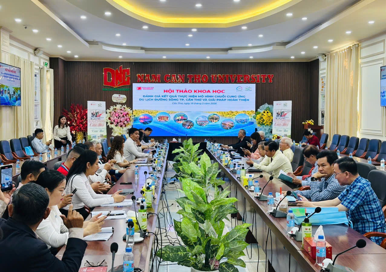 Làm gì để khơi thông "mạch sống" du lịch đường sông Cần Thơ?