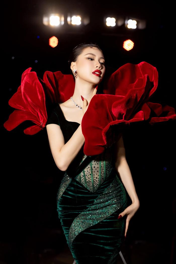 Bùi Quỳnh Hoa phản pháo cực gắt khi bị anti-fan dựng chuyện 'ăn không nói có' Bùi Quỳnh Hoa phản pháo cực gắt khi bị anti-fan dựng chuyện 'ăn không nói có'