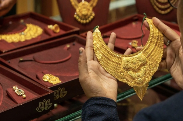 Giá vàng hôm nay (27/4): Bất ngờ lao dốc Giá vàng hôm nay (27/4): Bất ngờ lao dốc